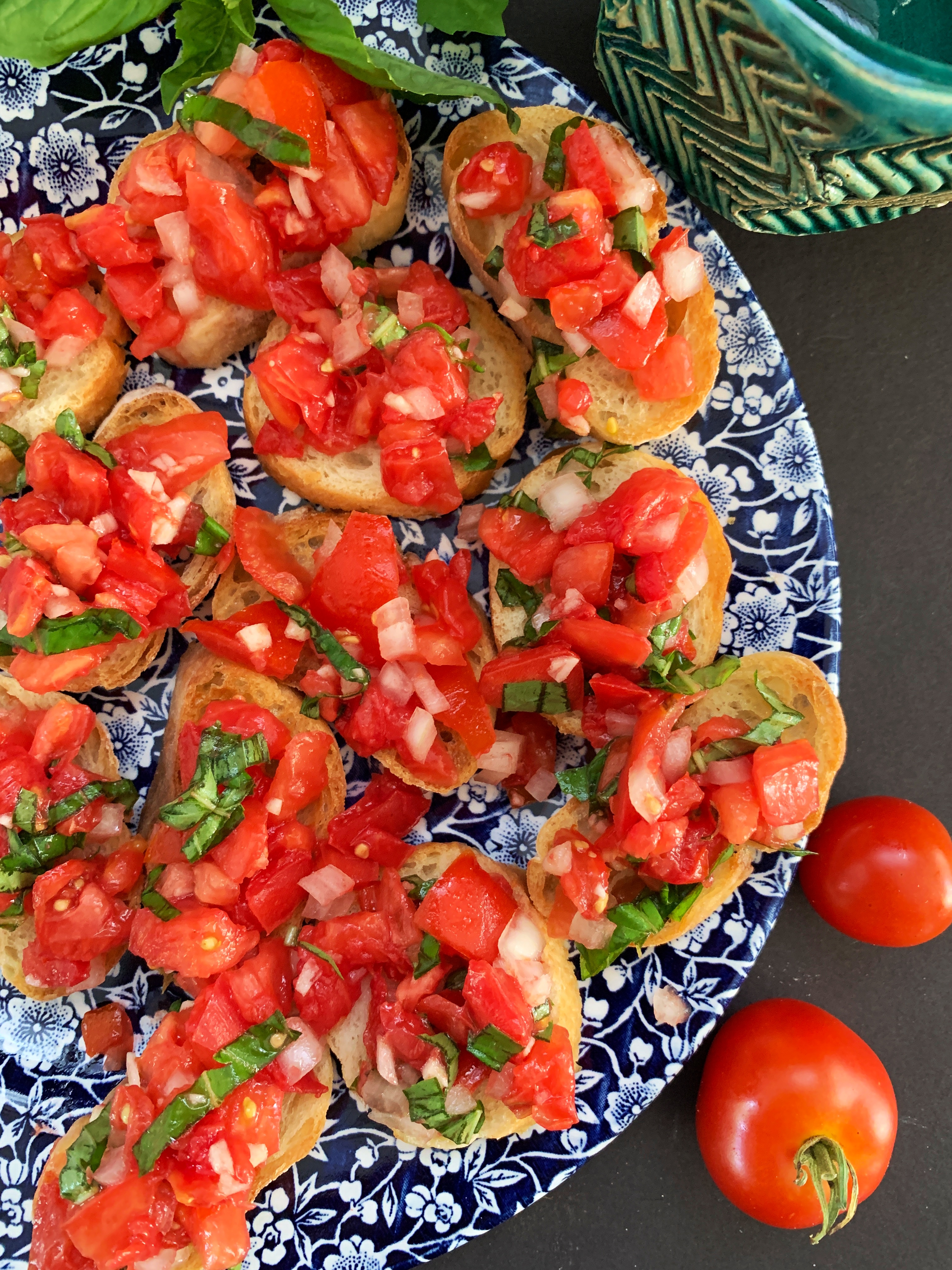 tomato bruschetta believeinvegan.com